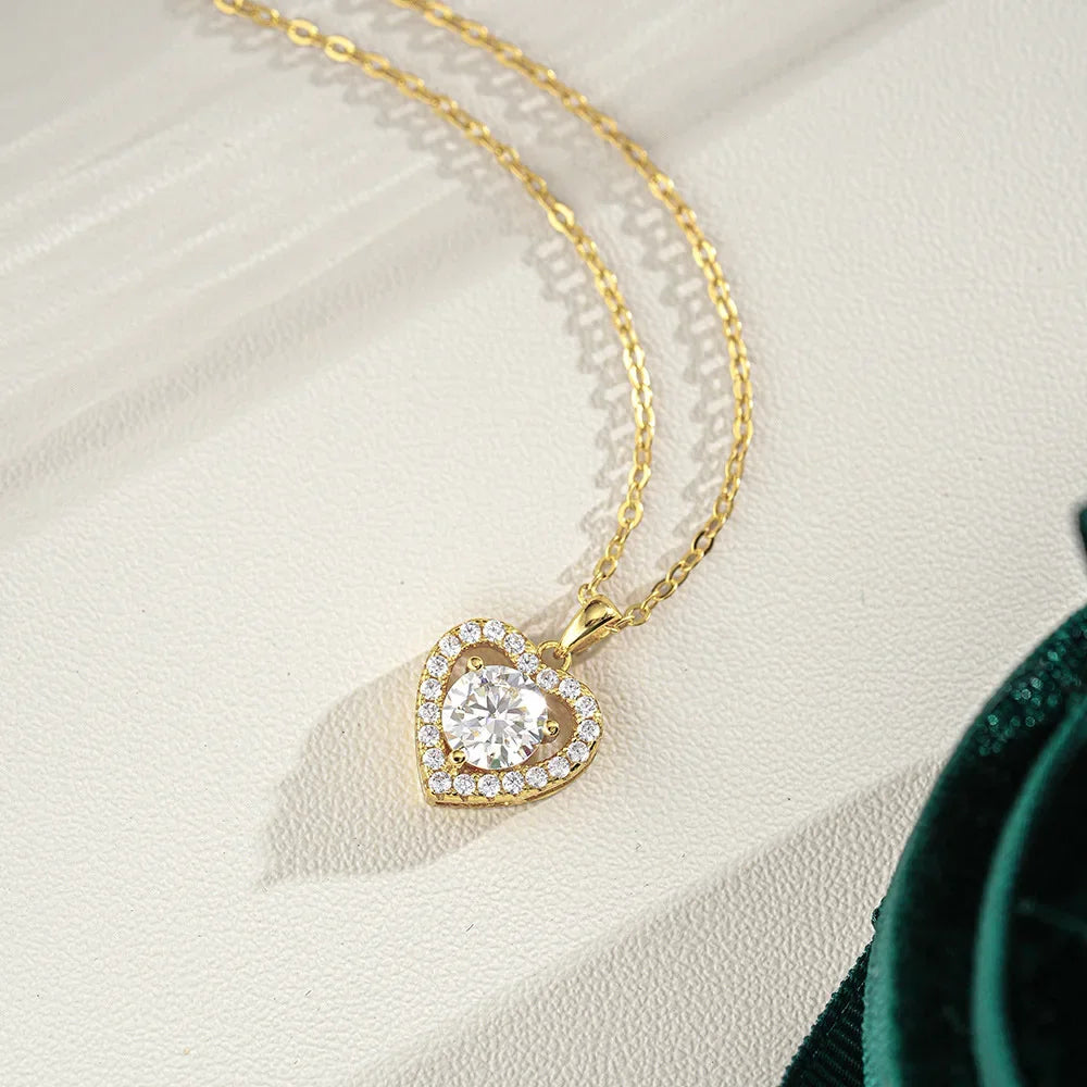 Luxury 100% Real 18k Gold  Women's Heart-shaped Love Pendant Clavicle Chain Moissanite Necklace