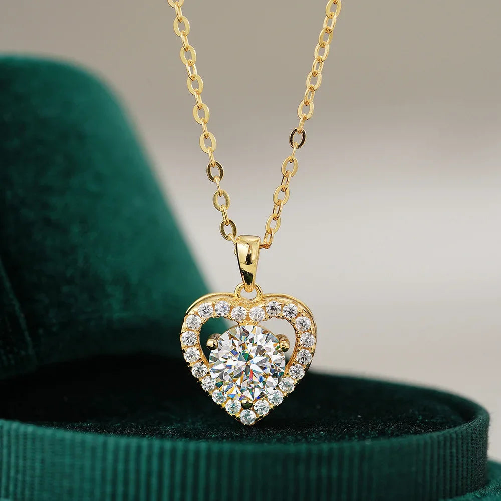 Luxury 100% Real 18k Gold  Women's Heart-shaped Love Pendant Clavicle Chain Moissanite Necklace