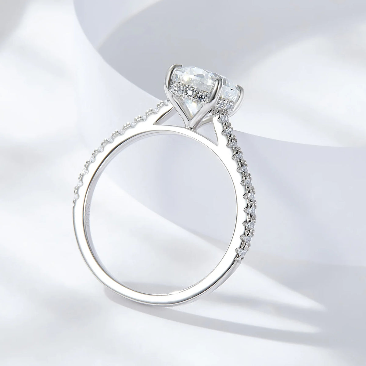 925 Sterling Silver Single High-End Moissanite Oval Ring for Girls' Valentine's Day Proposal, Engagement and Wedding Ring