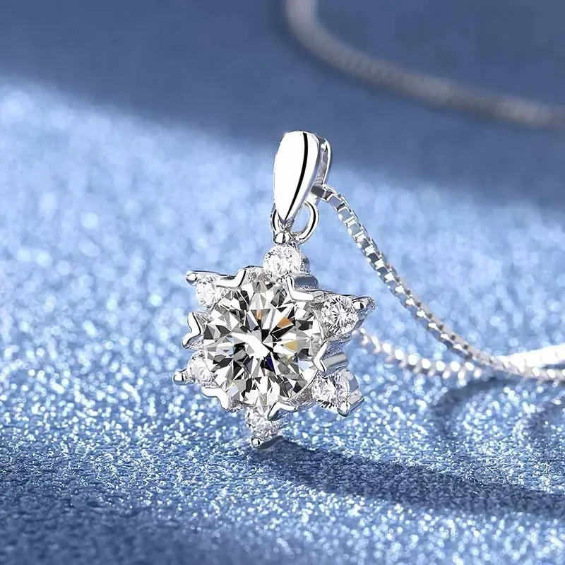 Six Pointed Star Pendant 925 Sterling Silver 1ct D Color Moissanite Pendant Necklace for Women Sparkliang Wedding Party Jewelry